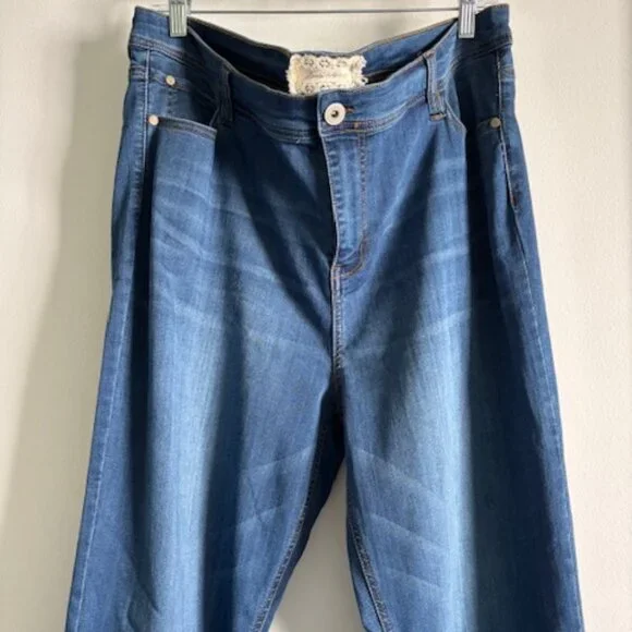 A Beautiful Soul Stretch Flare Jeans Size 20 - Picture 3 of 5